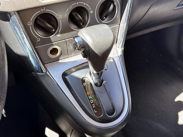 Used 2007 Pontiac Vibe w/ Preferred Package FWD image 22