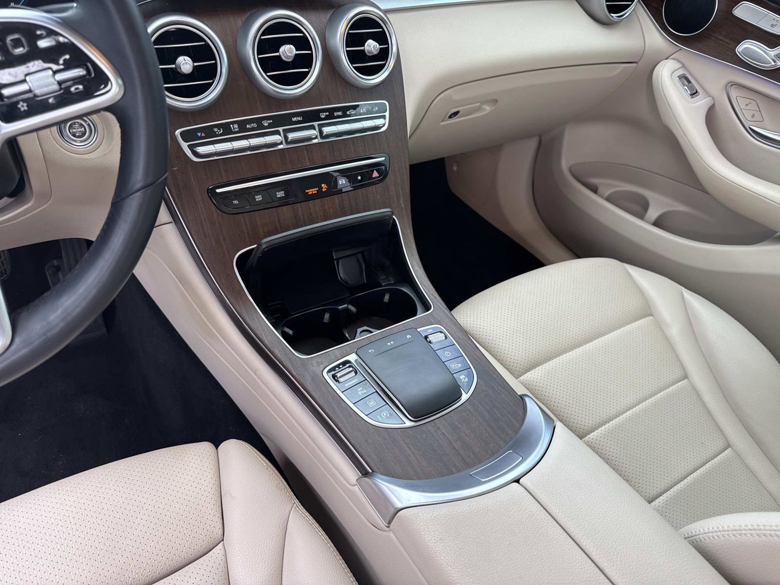 Used 2022 Mercedes-Benz GLC 300 4MATIC w/ Driver Assistance Package image 27