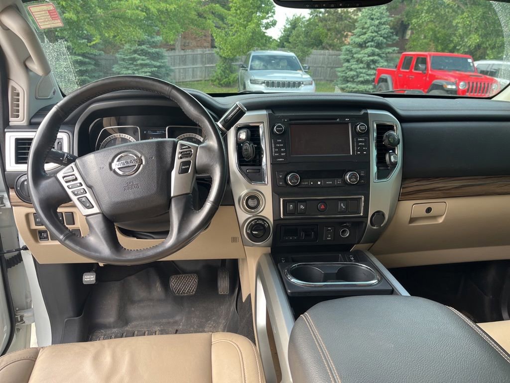 Used 2018 Nissan Titan SL w/ Chrome Package AWD/4WD image 9