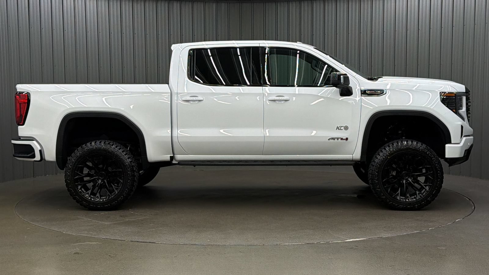 Used 2026 GMC Sierra 1500 AT4 w/ AT4 Premium Package AWD/4WD image 6