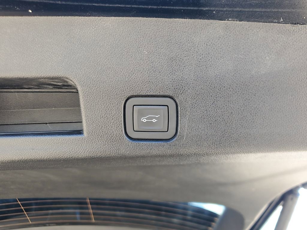 Used 2026 Chevrolet Traverse LT w/ Driver Confidence Package FWD image 6
