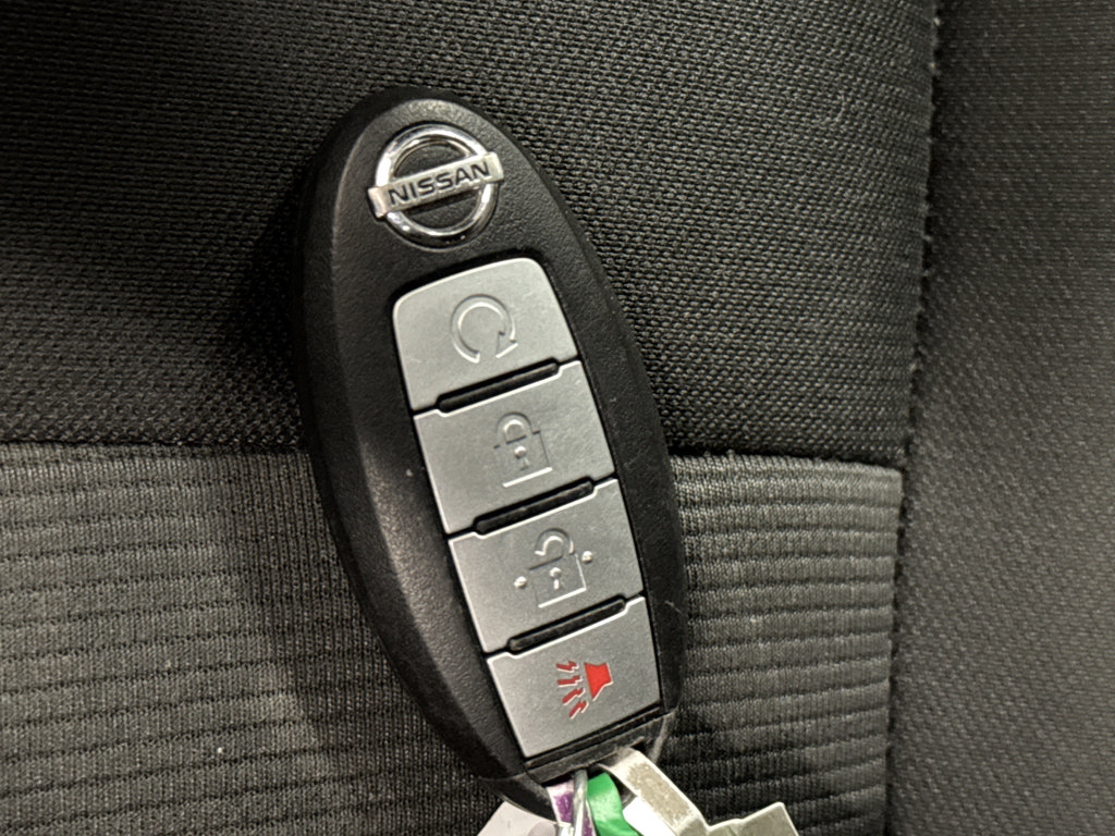 Used 2018 Nissan Titan SV w/ SV Convenience Package AWD/4WD image 27