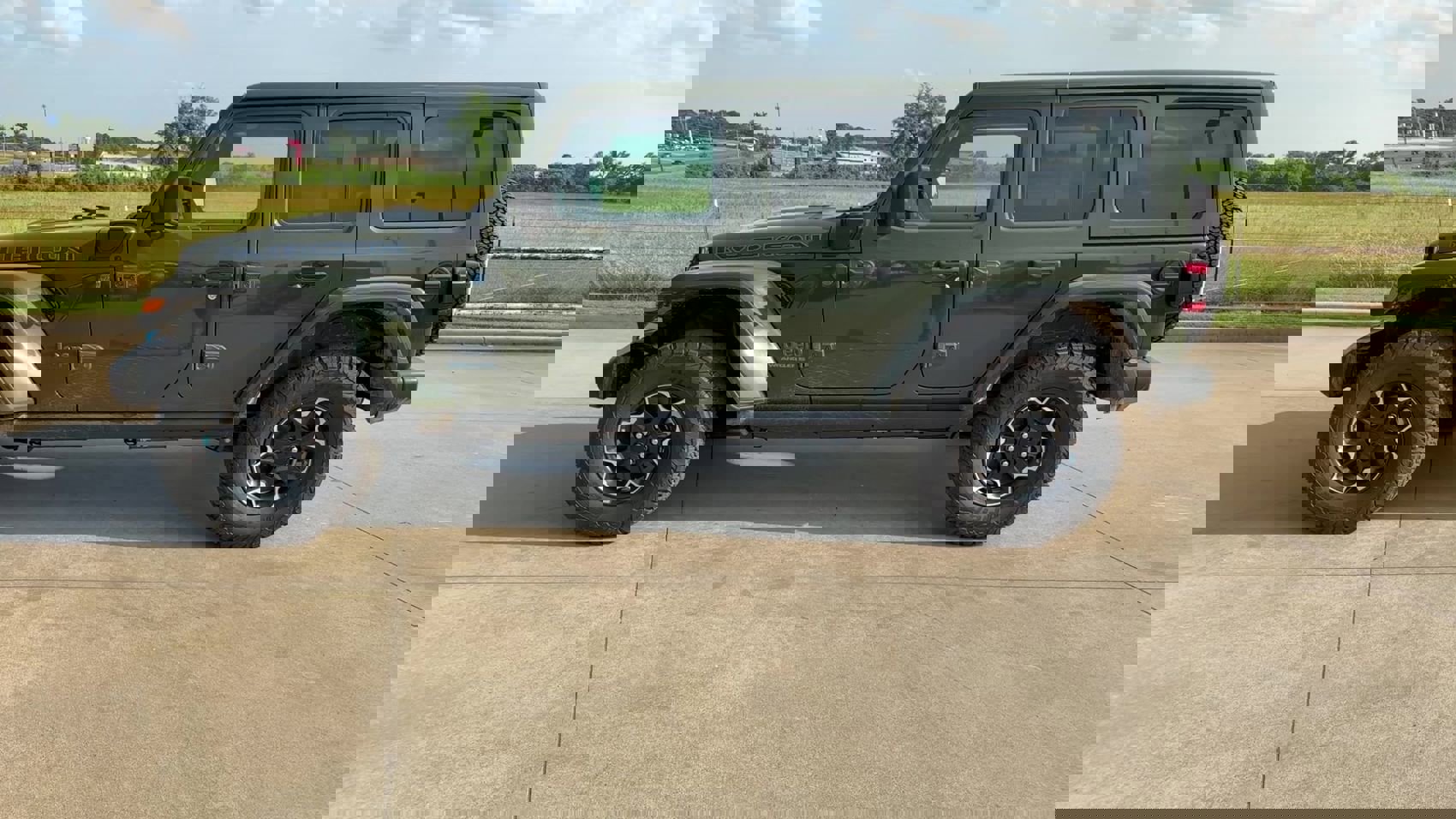 New 2023 Jeep Wrangler Unlimited Rubicon 4xe w/ Cold Weather Group image 5