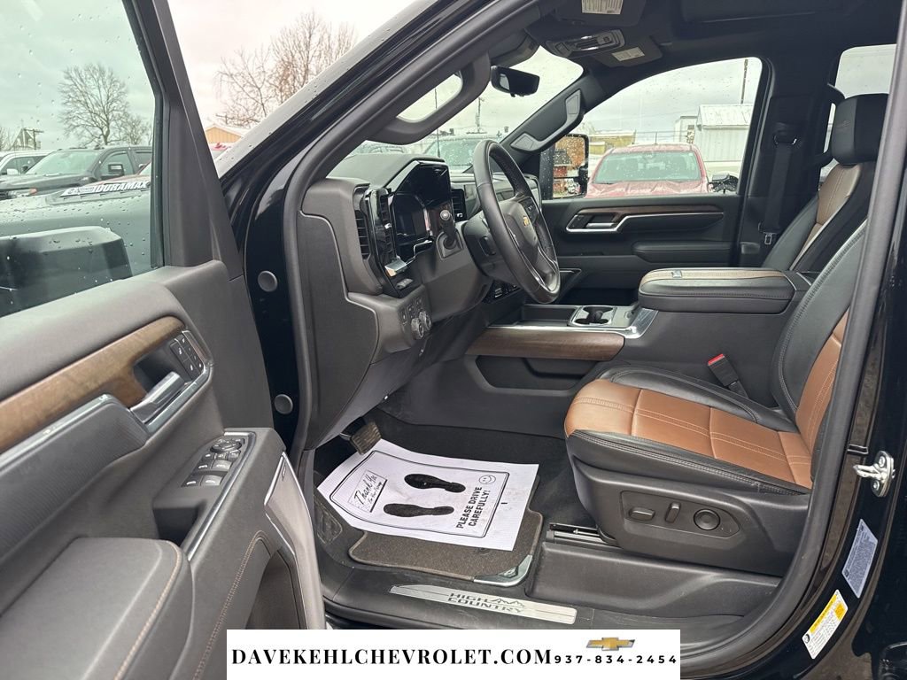 Used 2025 Chevrolet Silverado 2500 High Country w/ High Country Premium Package image 16