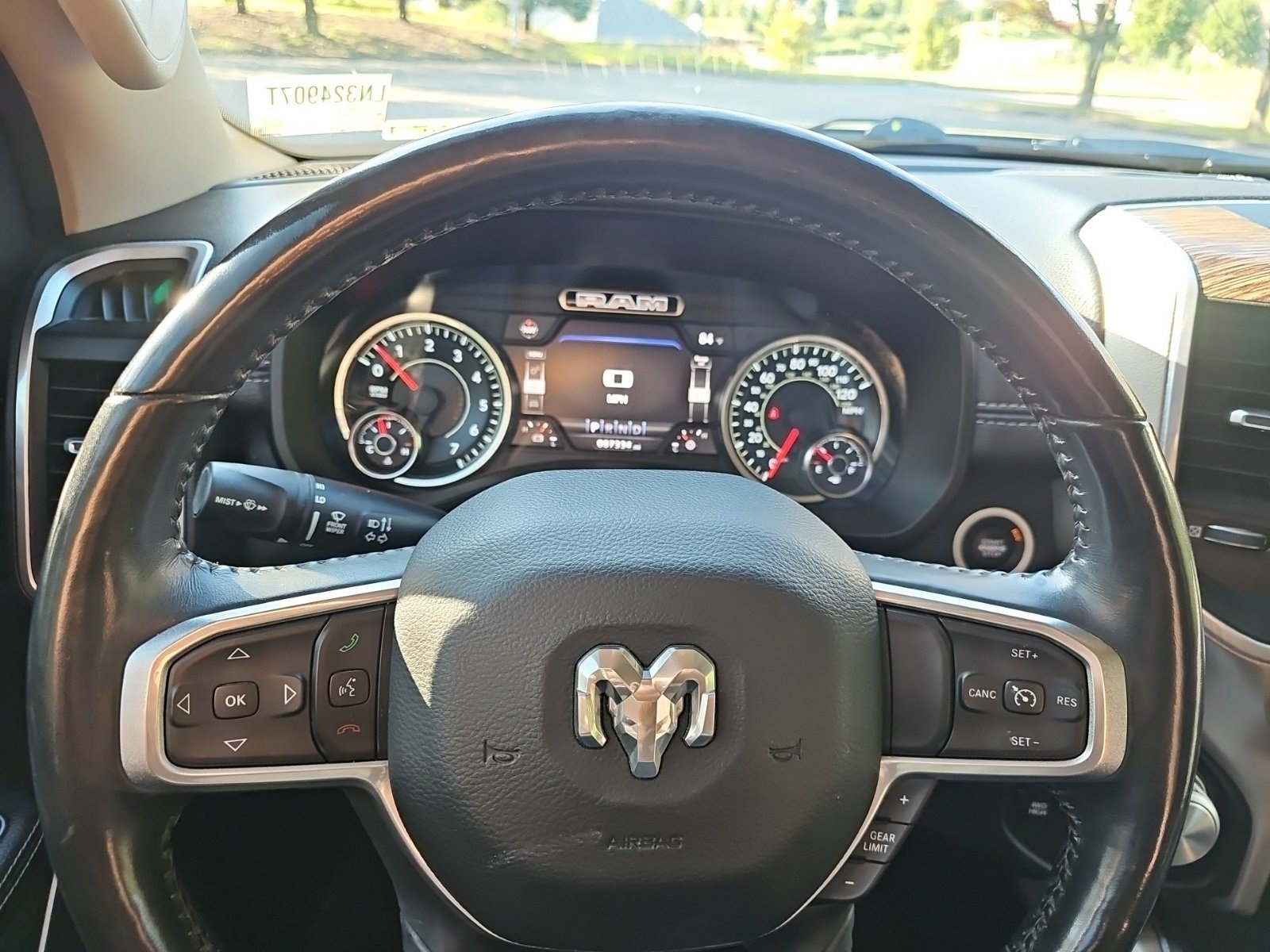 Used 2020 RAM 1500 Laramie AWD/4WD image 20