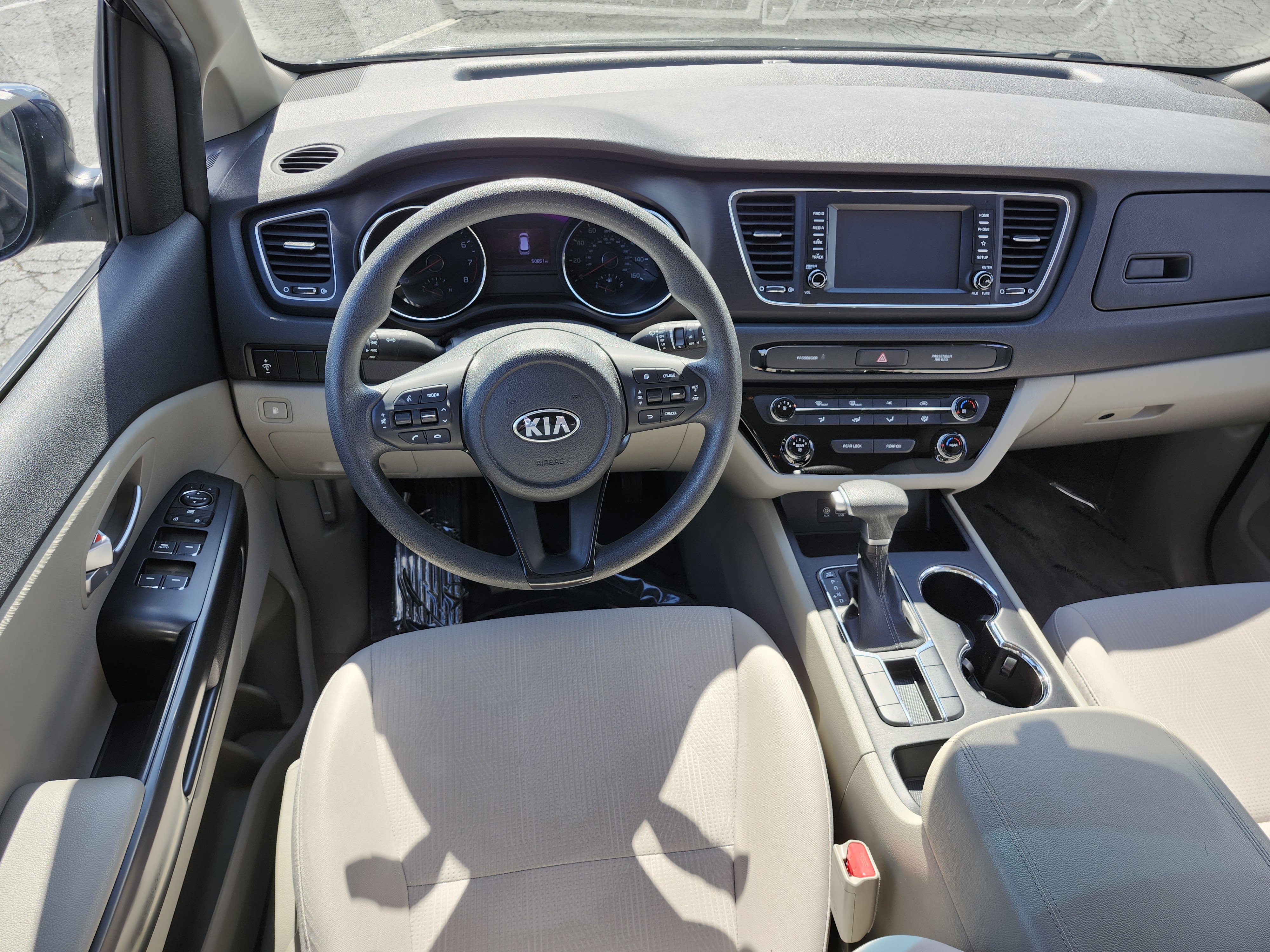 Used 2020 Kia Sedona L FWD image 23