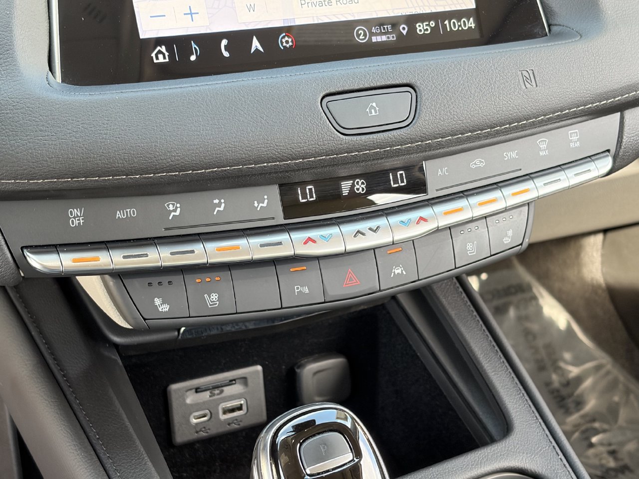 Used 2021 Cadillac XT4 Premium Luxury FWD image 28