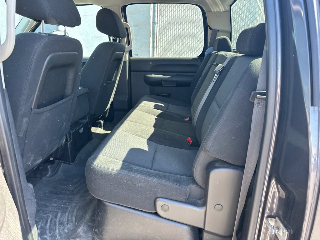 Used 2011 Chevrolet Silverado 2500 LT w/ Interior Plus Package AWD/4WD image 9