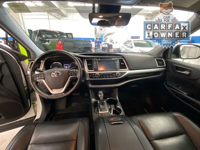 Used 2019 Toyota Highlander XLE image 28
