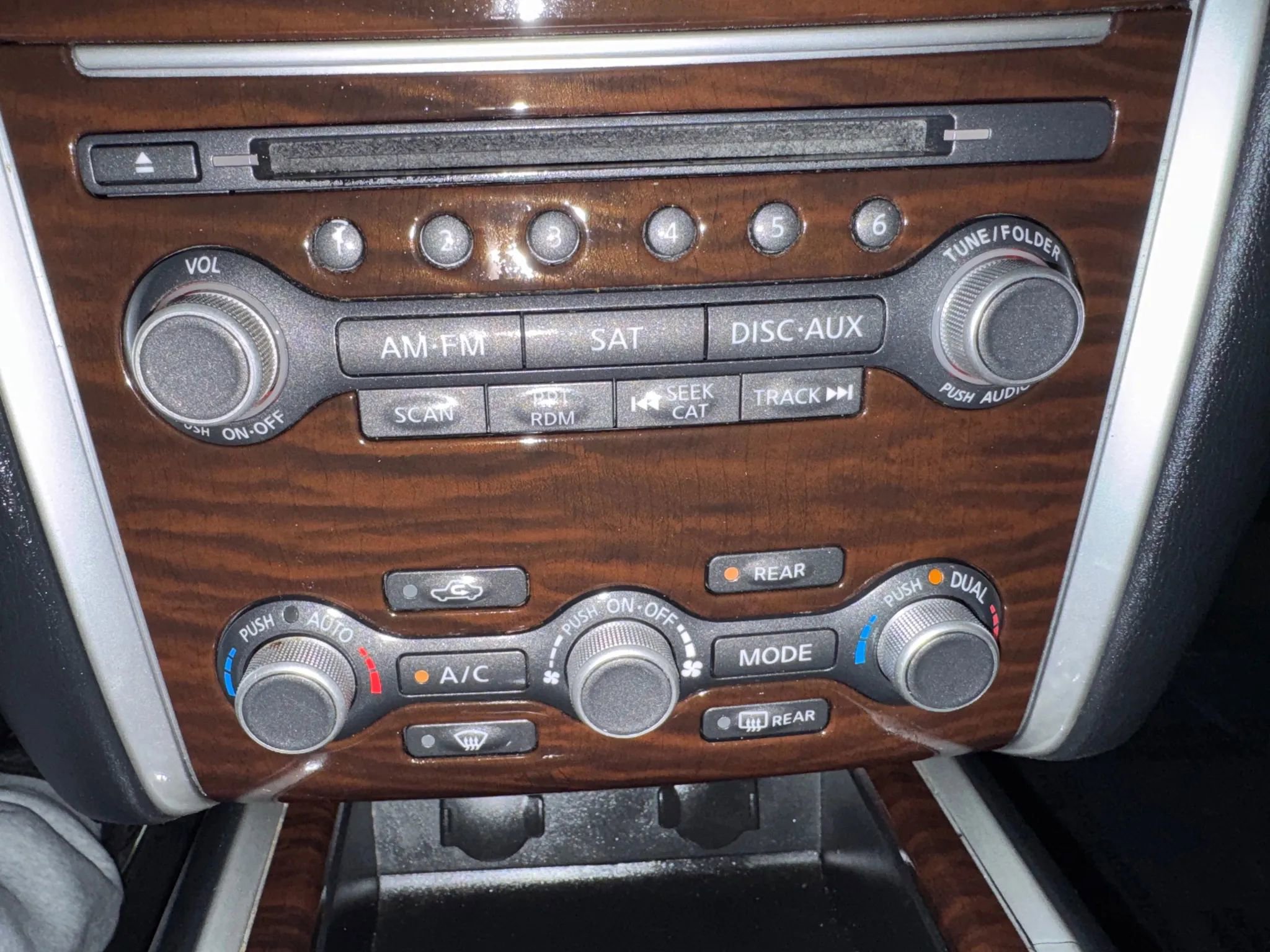 Used 2013 Nissan Pathfinder Platinum image 20