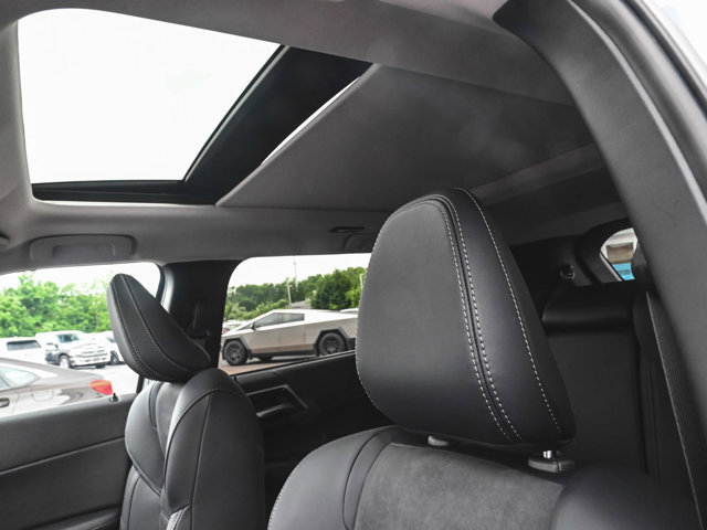 New 2025 Mitsubishi Outlander SE image 25