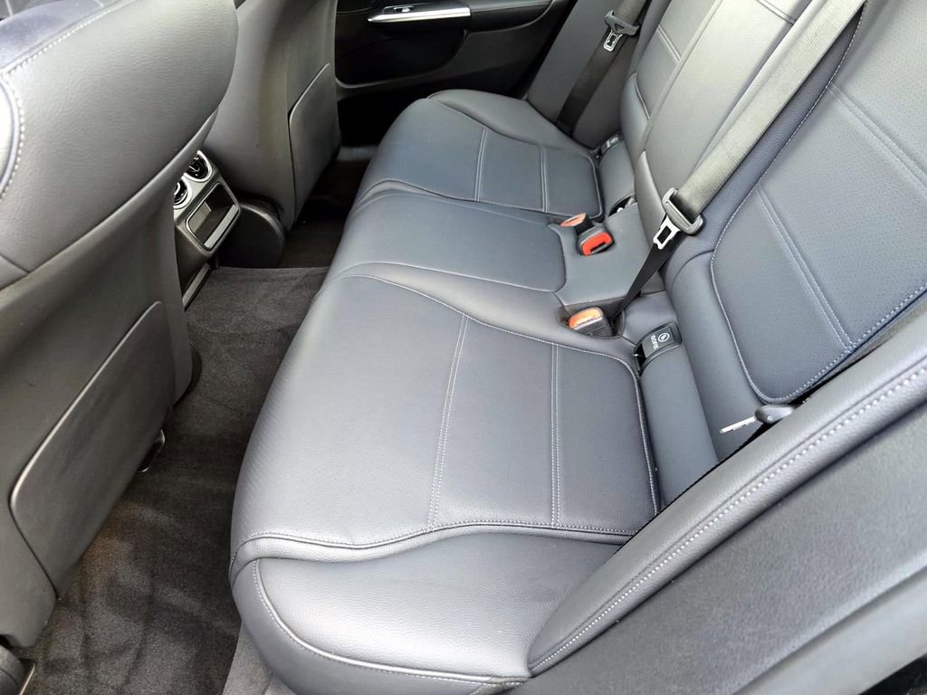 Used 2025 Mercedes-Benz C 300 Sedan image 25