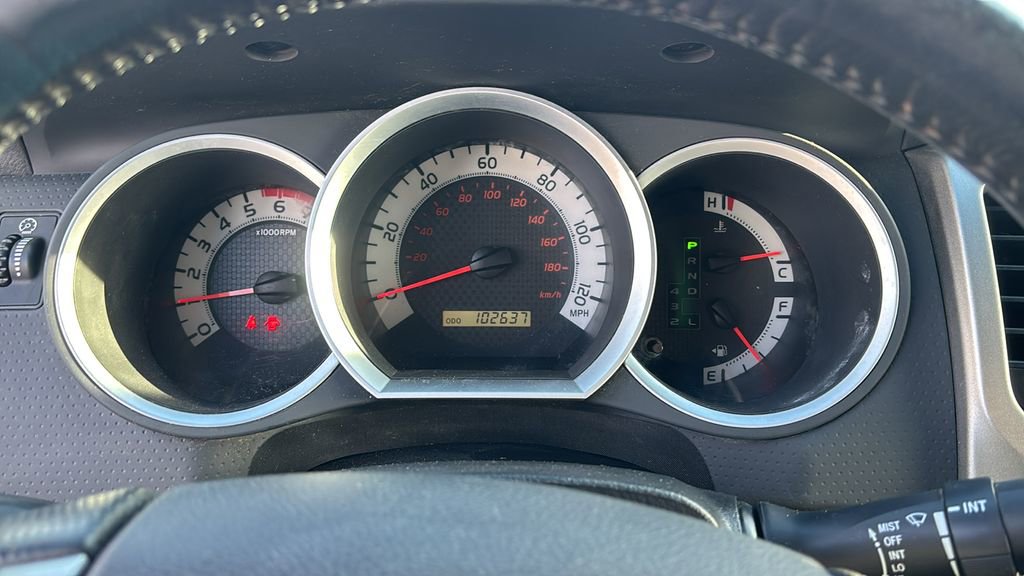 Used 2015 Toyota Tacoma Base image 16