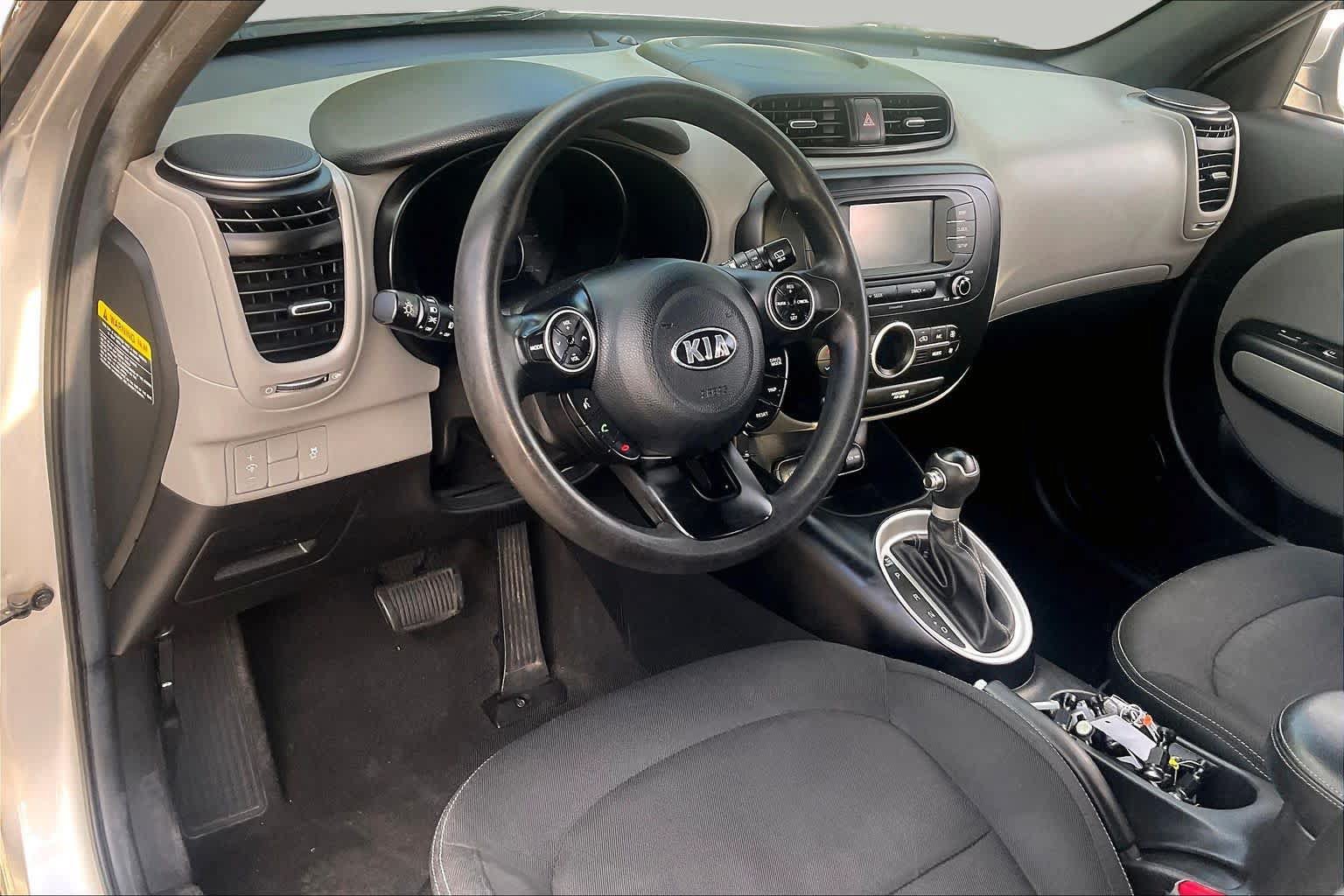 Used 2017 Kia Soul + FWD image 17