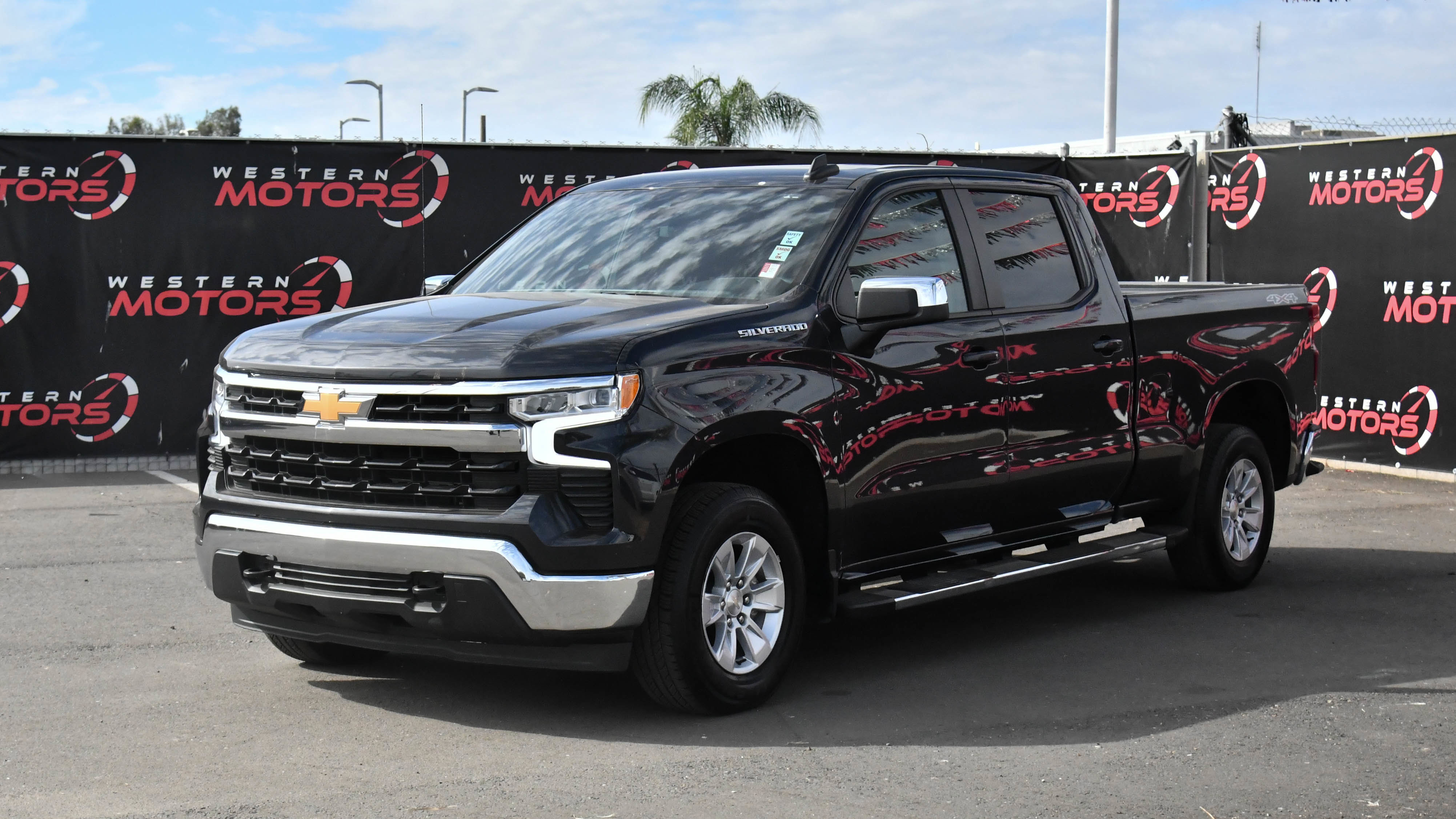Used 2024 Chevrolet Silverado 1500 LT w/ Protection Package image 3