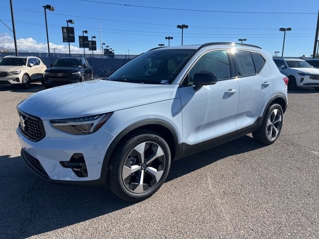 New 2026 Volvo XC40 B5 Plus w/ Protection Package Premier AWD/4WD image 8
