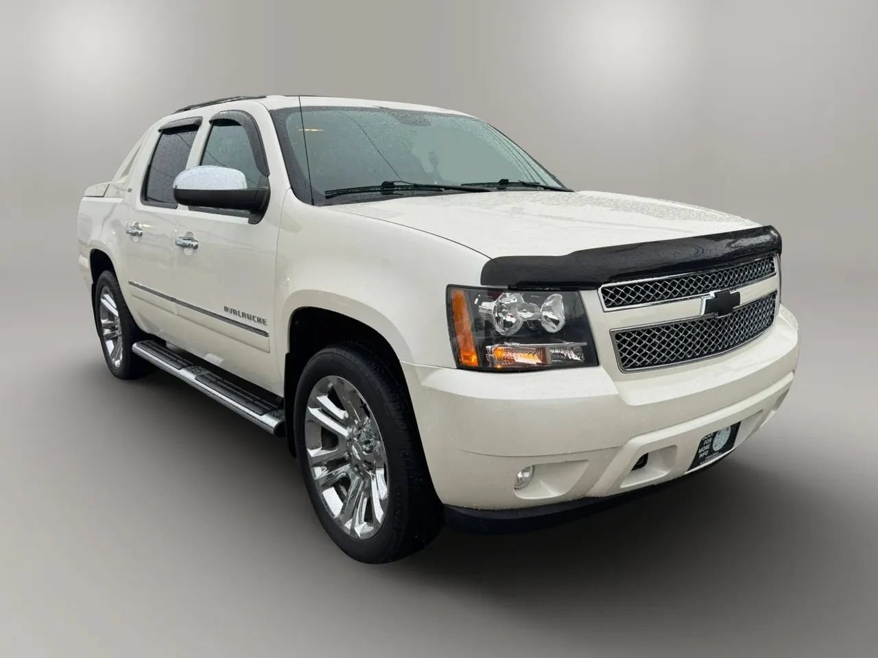 Used 2012 Chevrolet Avalanche LTZ AWD/4WD image 2