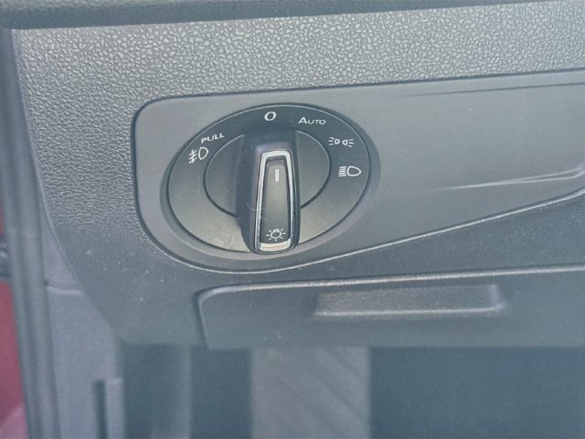 Used 2018 Volkswagen Tiguan SE w/ Panoramic Sunroof Package AWD/4WD image 15