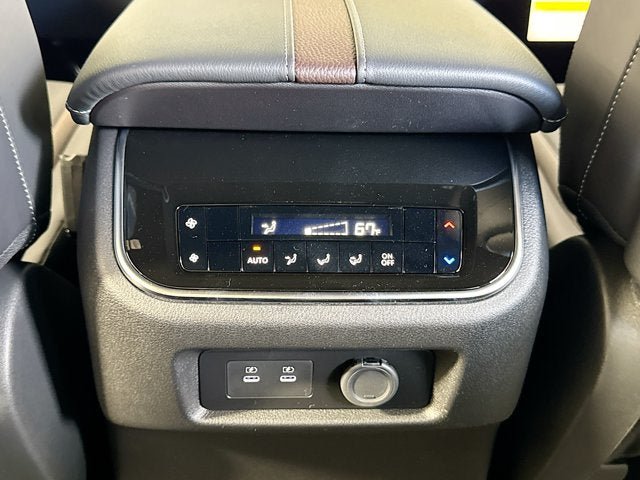 New 2026 Nissan Armada SL w/ Captain's Chari Seat Package AWD/4WD image 22