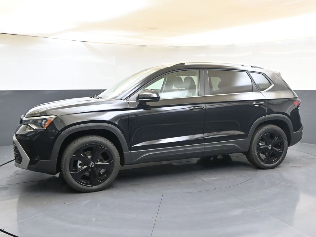 New 2025 Volkswagen Taos SEL image 2