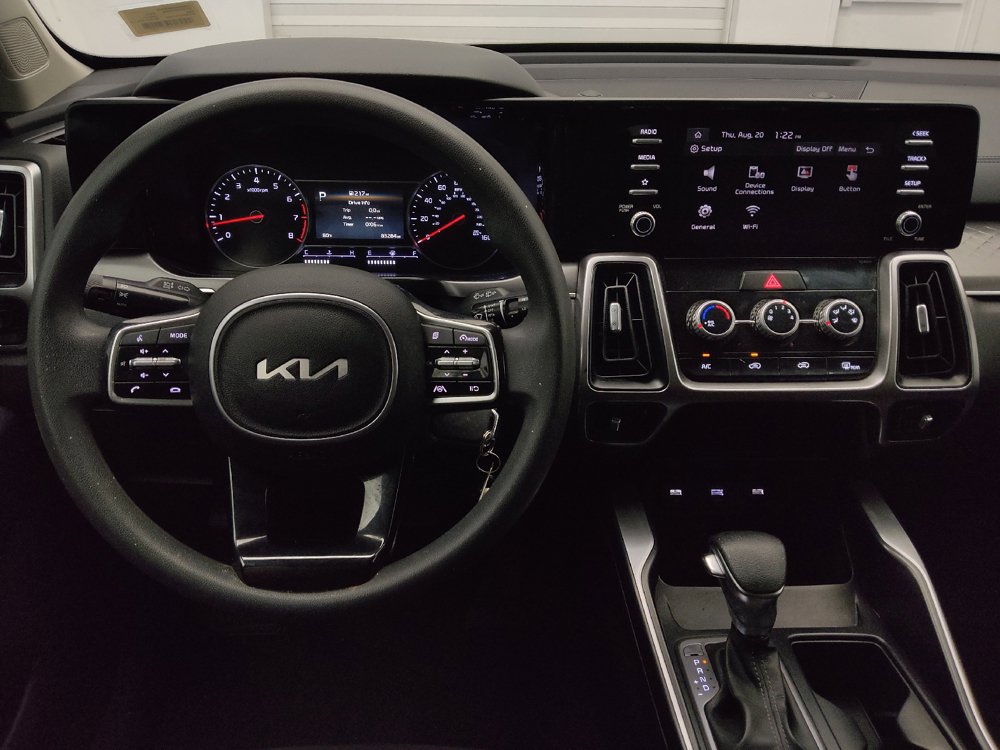 Used 2023 Kia Sorento LX FWD image 22