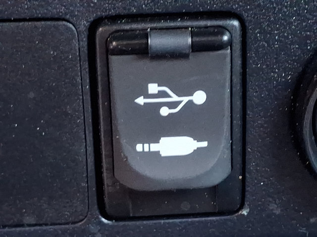 Used 2018 Toyota RAV4 XLE AWD/4WD image 25