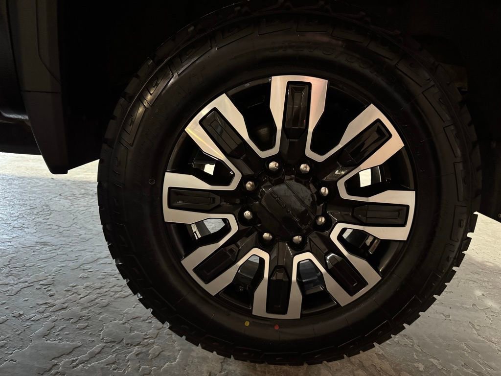 Used 2024 GMC Sierra 2500 Denali Ultimate w/ LPO, GMC Protection Package image 31