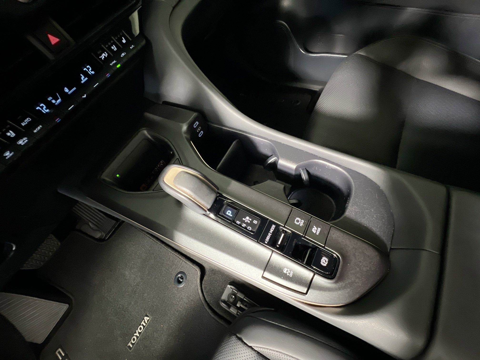 Used 2023 Toyota Crown Limited image 26