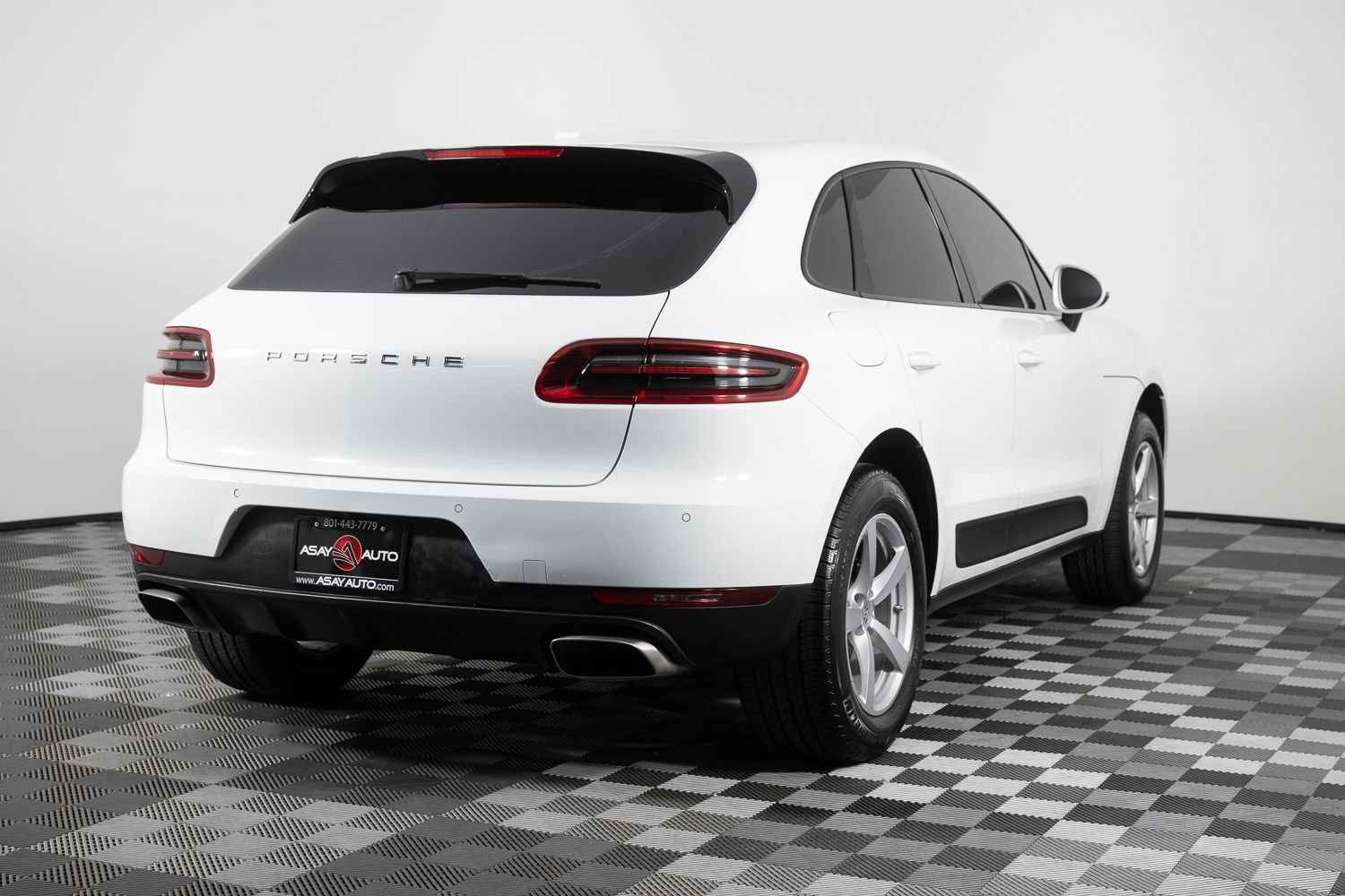 Used 2018 Porsche Macan AWD/4WD image 7