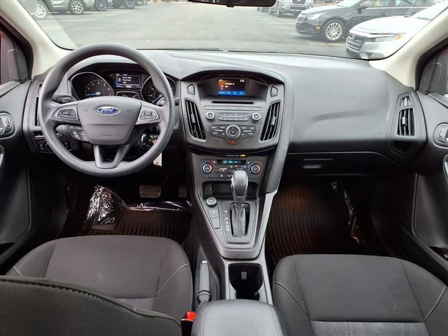 Used 2017 Ford Focus SE image 5