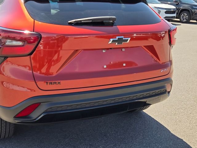 Certified 2024 Chevrolet Trax RS w/ Sunroof Package FWD image 5