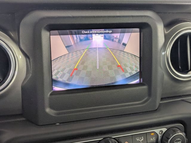 Used 2019 Jeep Wrangler Unlimited Sahara w/ Safety Group AWD/4WD image 16