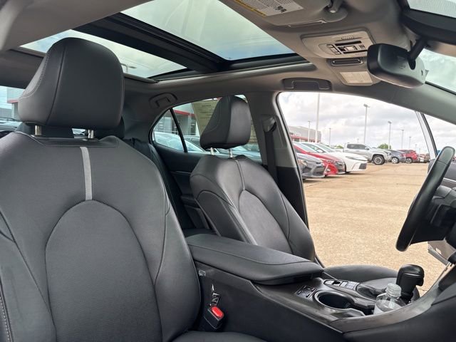 Used 2024 Toyota Camry XSE w/ Navigation Package image 31