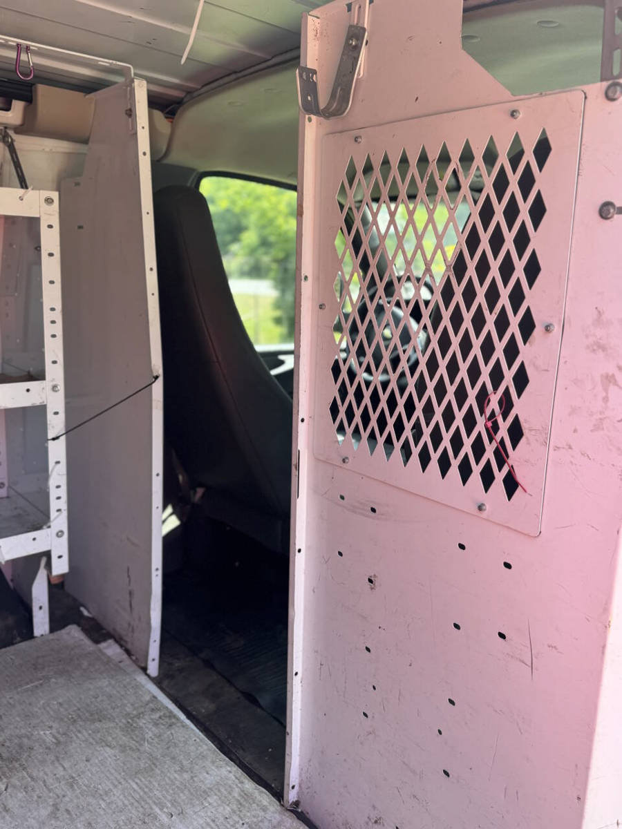 Used 2012 Chevrolet Express 1500 RWD image 12