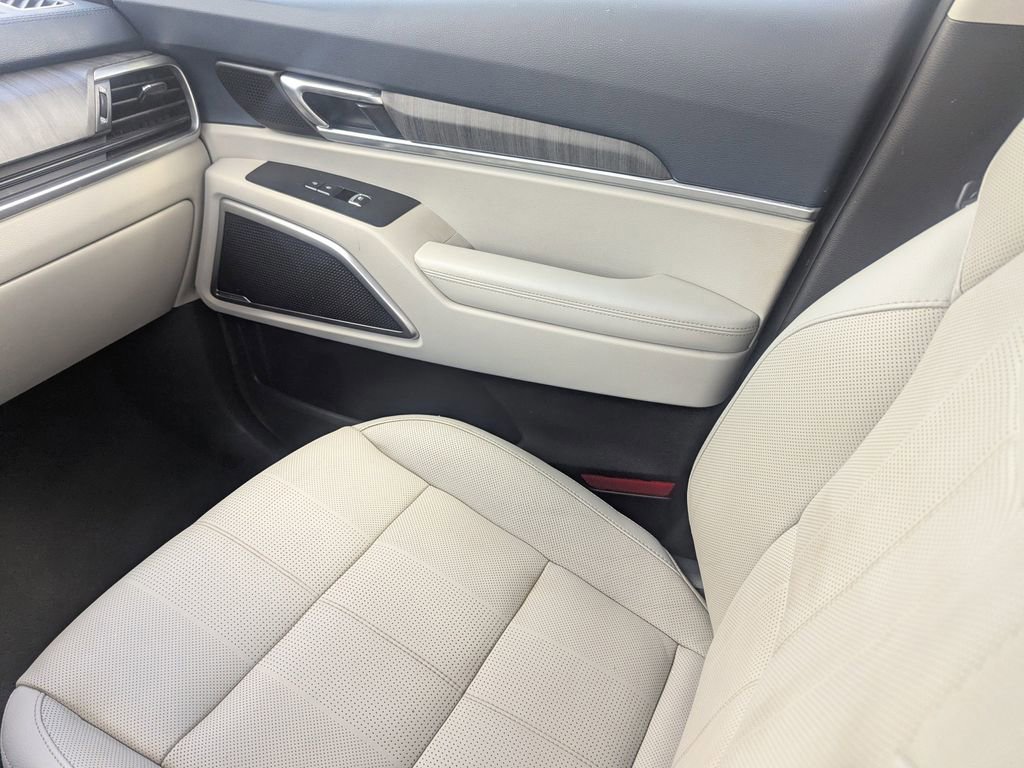 Used 2023 Kia Telluride EX image 14