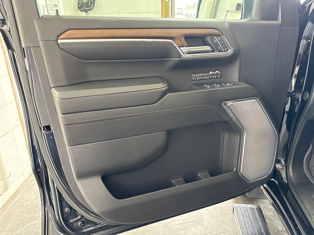 Used 2024 Chevrolet Silverado 1500 High Country w/ High Country Premium Package AWD/4WD image 15