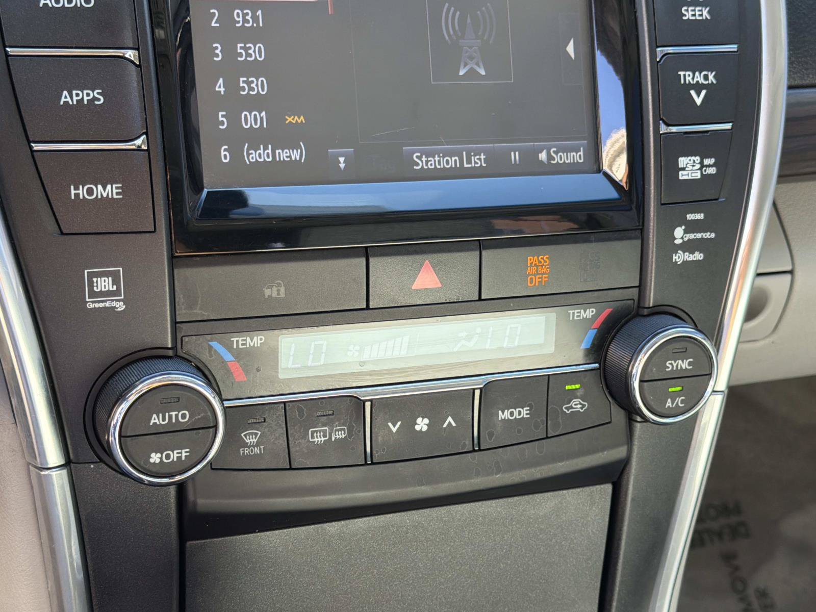 Used 2015 Toyota Camry XLE w/ Advanced Technology Package FWD image 20