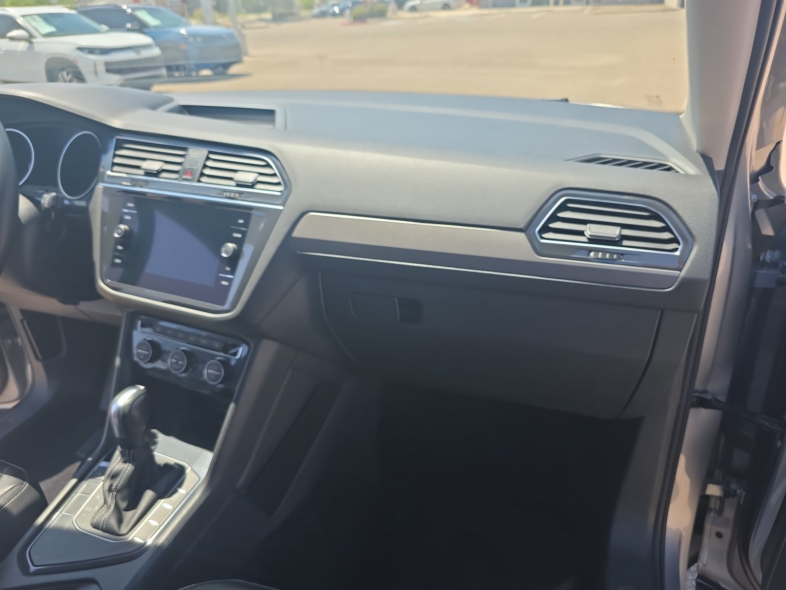 Used 2021 Volkswagen Tiguan SE FWD image 20