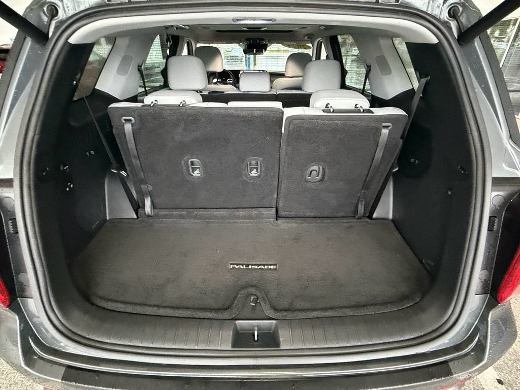 Used 2024 Hyundai Palisade SEL FWD image 16