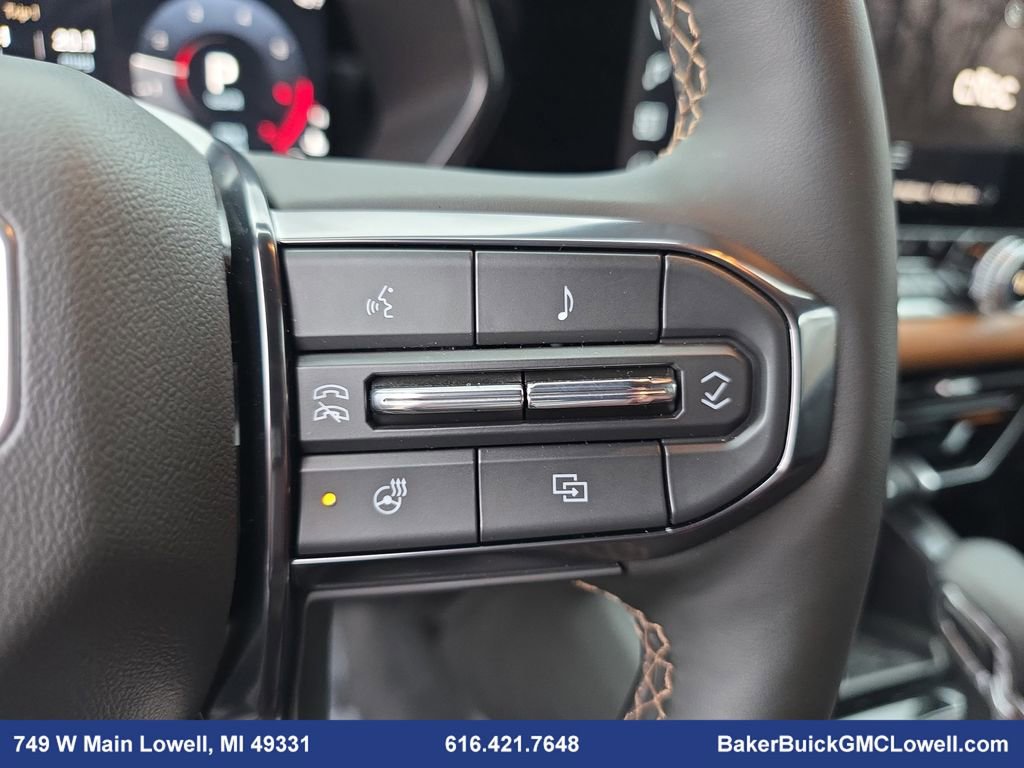 Used 2025 GMC Canyon AT4 w/ Nightfall Edition image 17