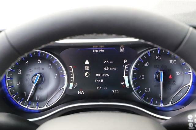 Used 2026 Chrysler Pacifica Select FWD image 28
