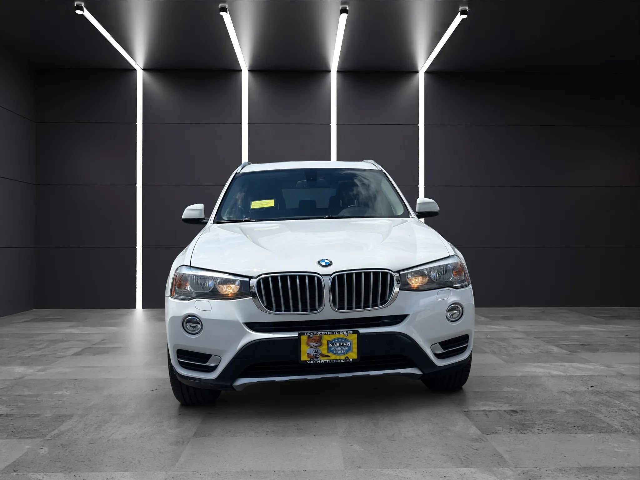 Used 2017 BMW X3 xDrive28i AWD/4WD image 2