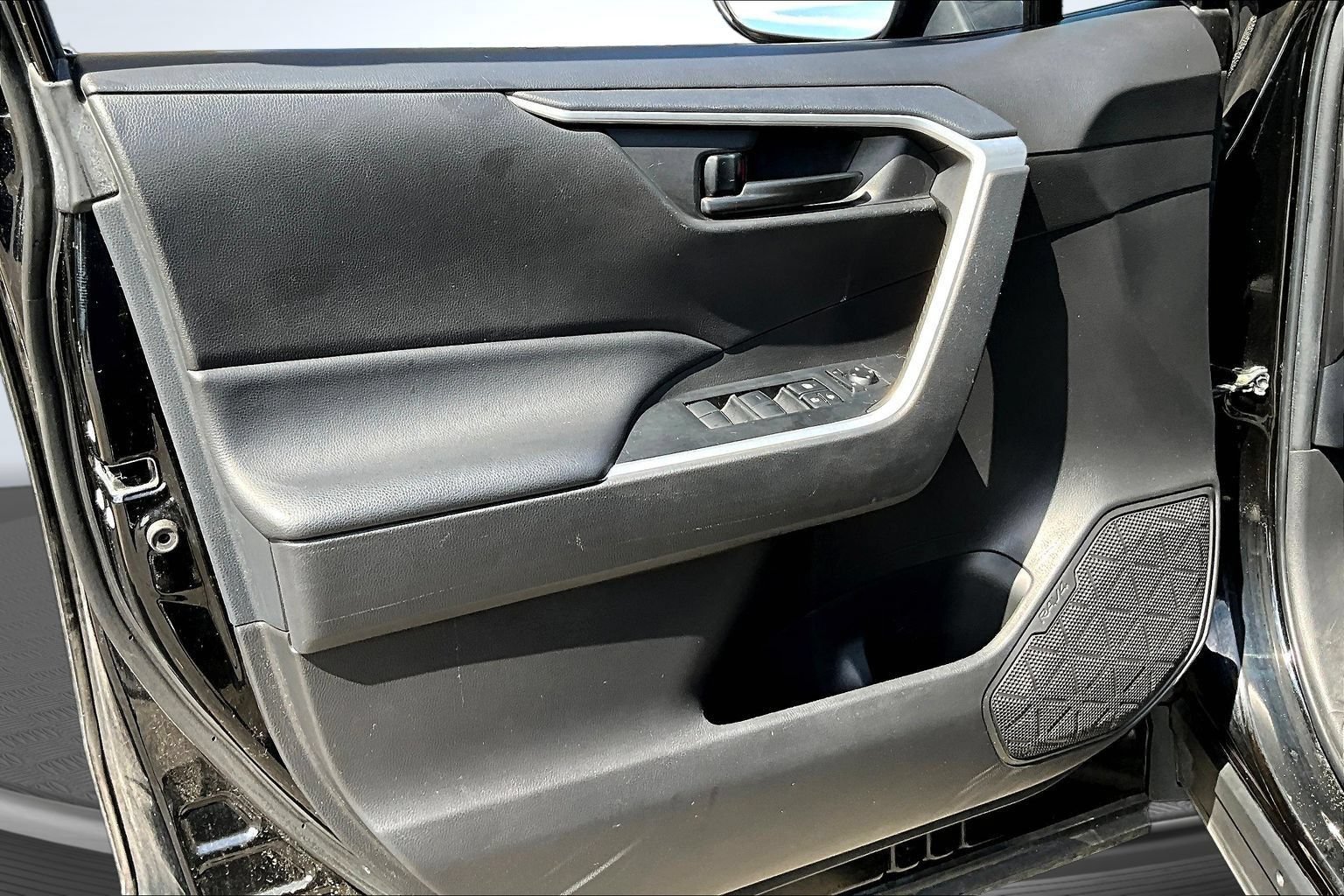 Used 2023 Toyota RAV4 LE AWD/4WD image 20