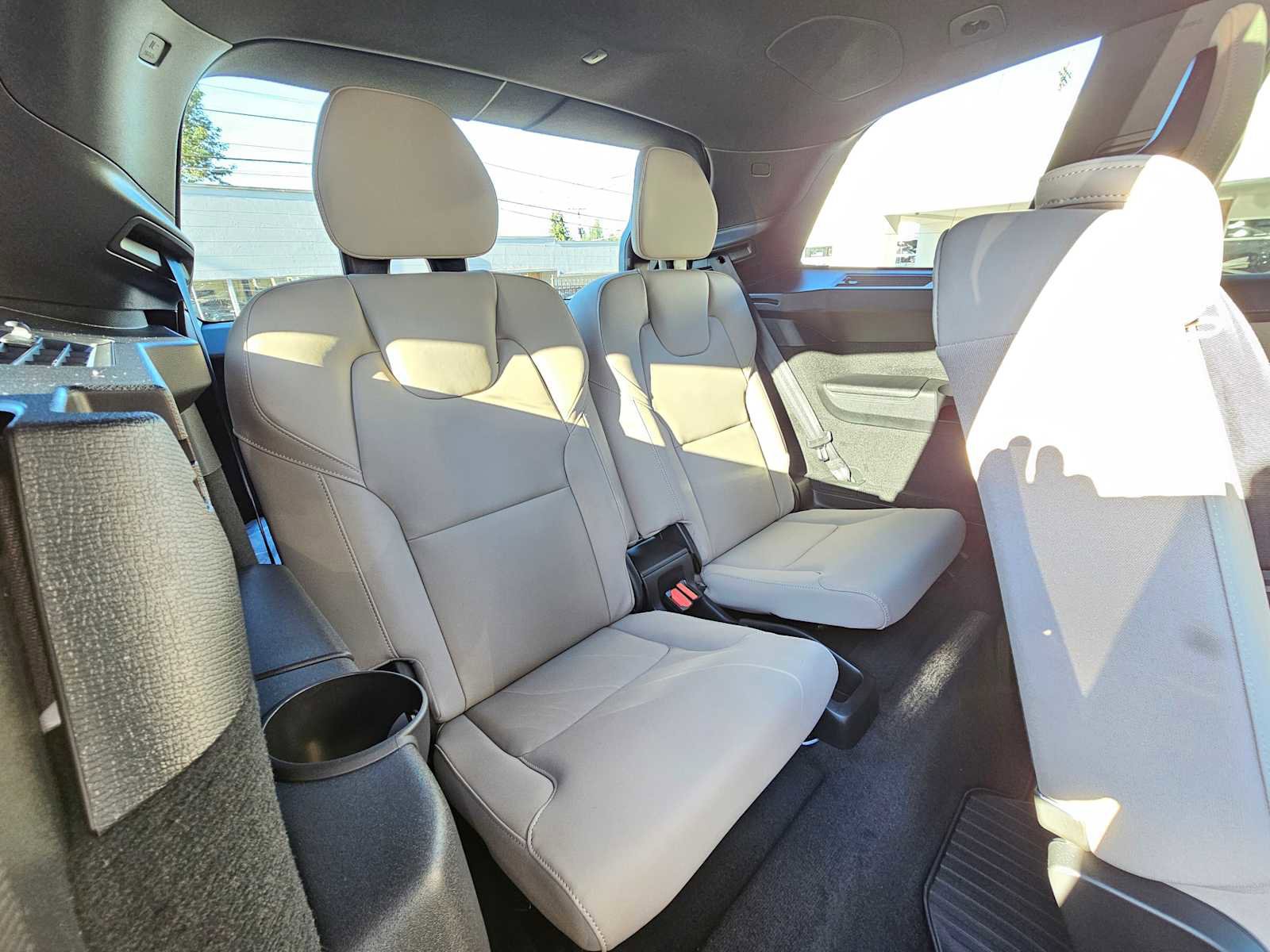New 2026 Volvo XC90 B6 Plus w/ Protection Package Premier image 13