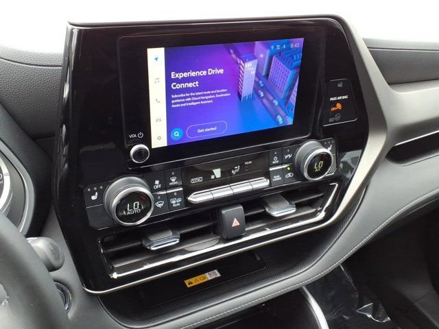 Used 2023 Toyota Highlander XLE FWD image 5
