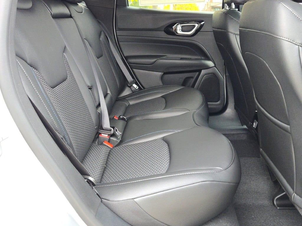 New 2026 Jeep Compass Latitude image 10