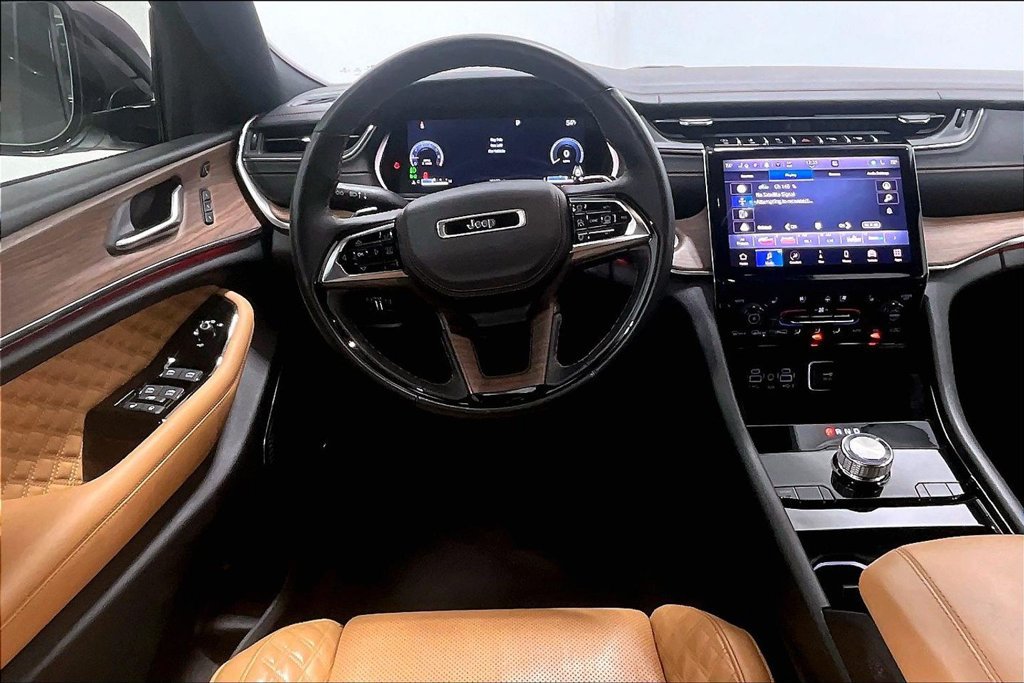 Used 2022 Jeep Grand Cherokee Summit RWD image 5