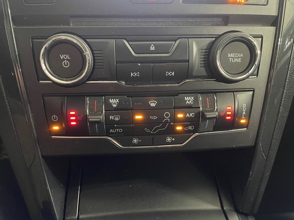Used 2017 Ford Explorer XLT w/ Equipment Group 202A AWD/4WD image 37