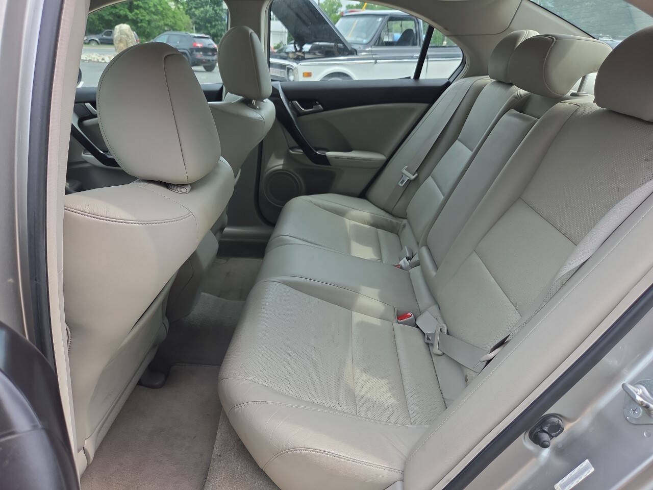 Used 2010 Acura TSX w/ Technology Package FWD image 23