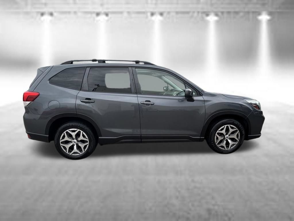 Used 2020 Subaru Forester Premium AWD/4WD image 3